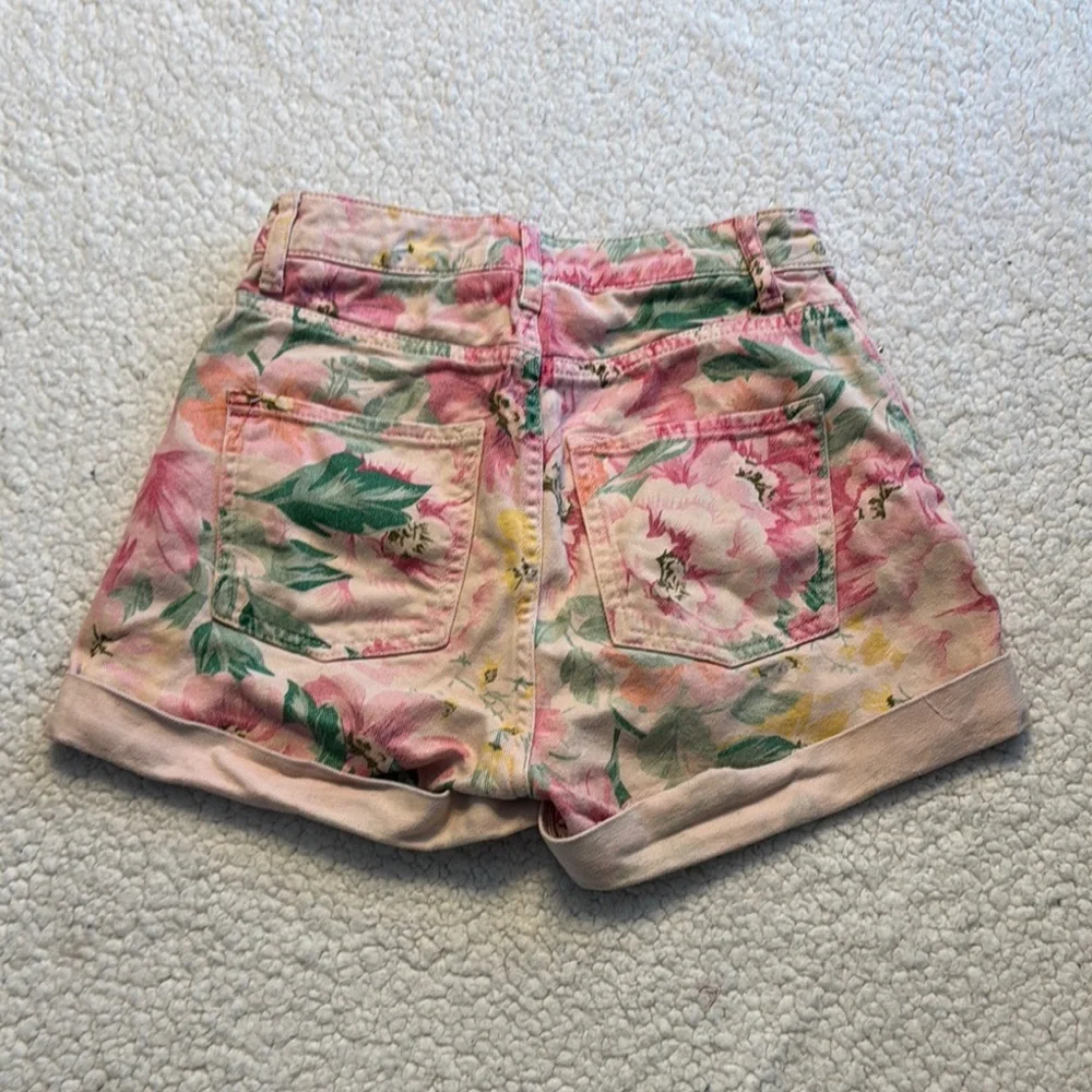 BDG Floral Mom Jean Shorts - Picture 3 of 3